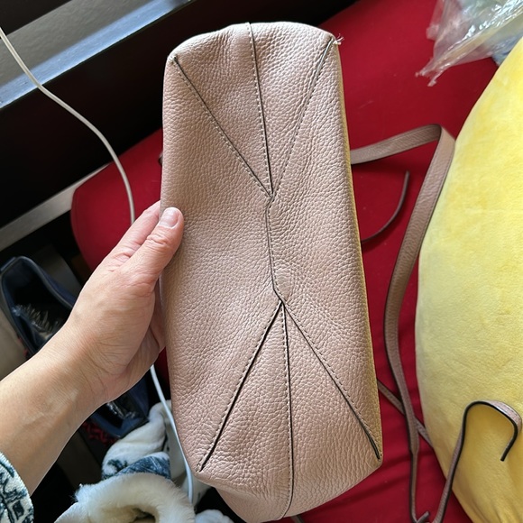 Michael kors crossbody hobo dusty pink/mauve color - Picture 4 of 7